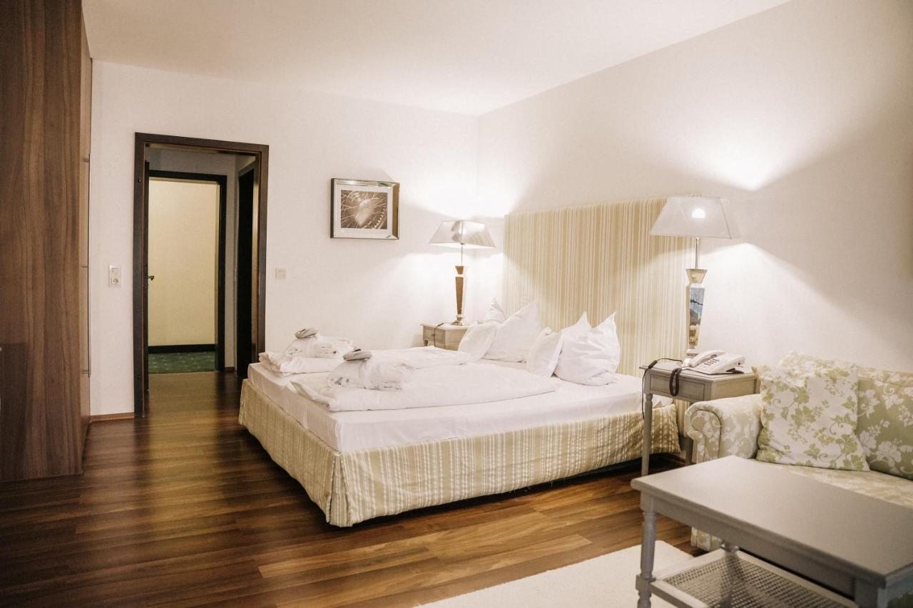 Landhotel Waldhaus Laubach  Екстер'єр фото