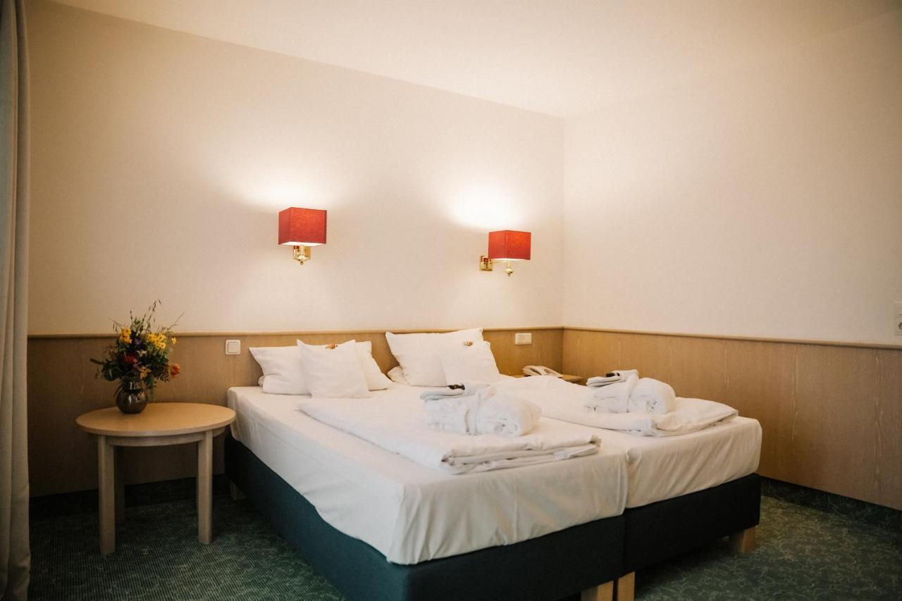 Landhotel Waldhaus Laubach  Екстер'єр фото