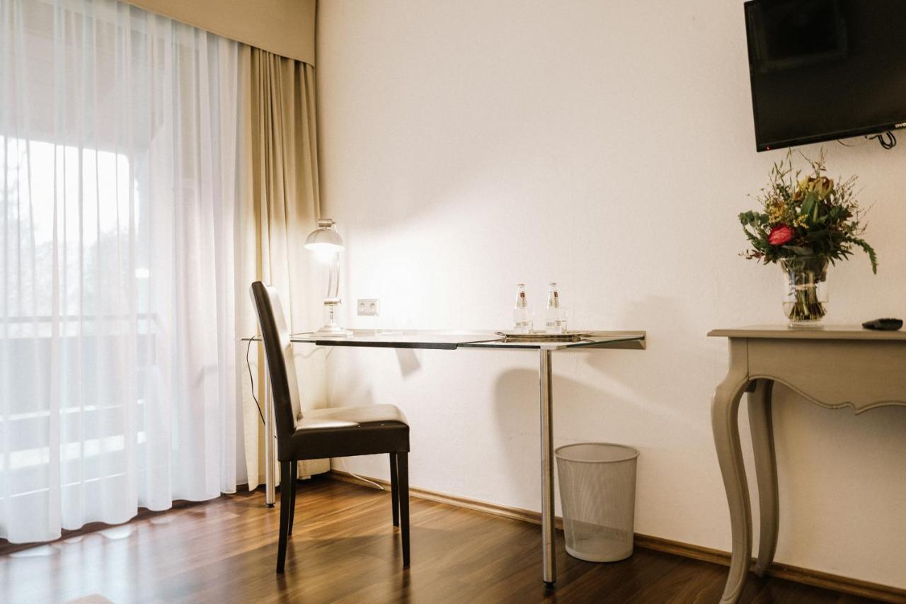 Landhotel Waldhaus Laubach  Екстер'єр фото
