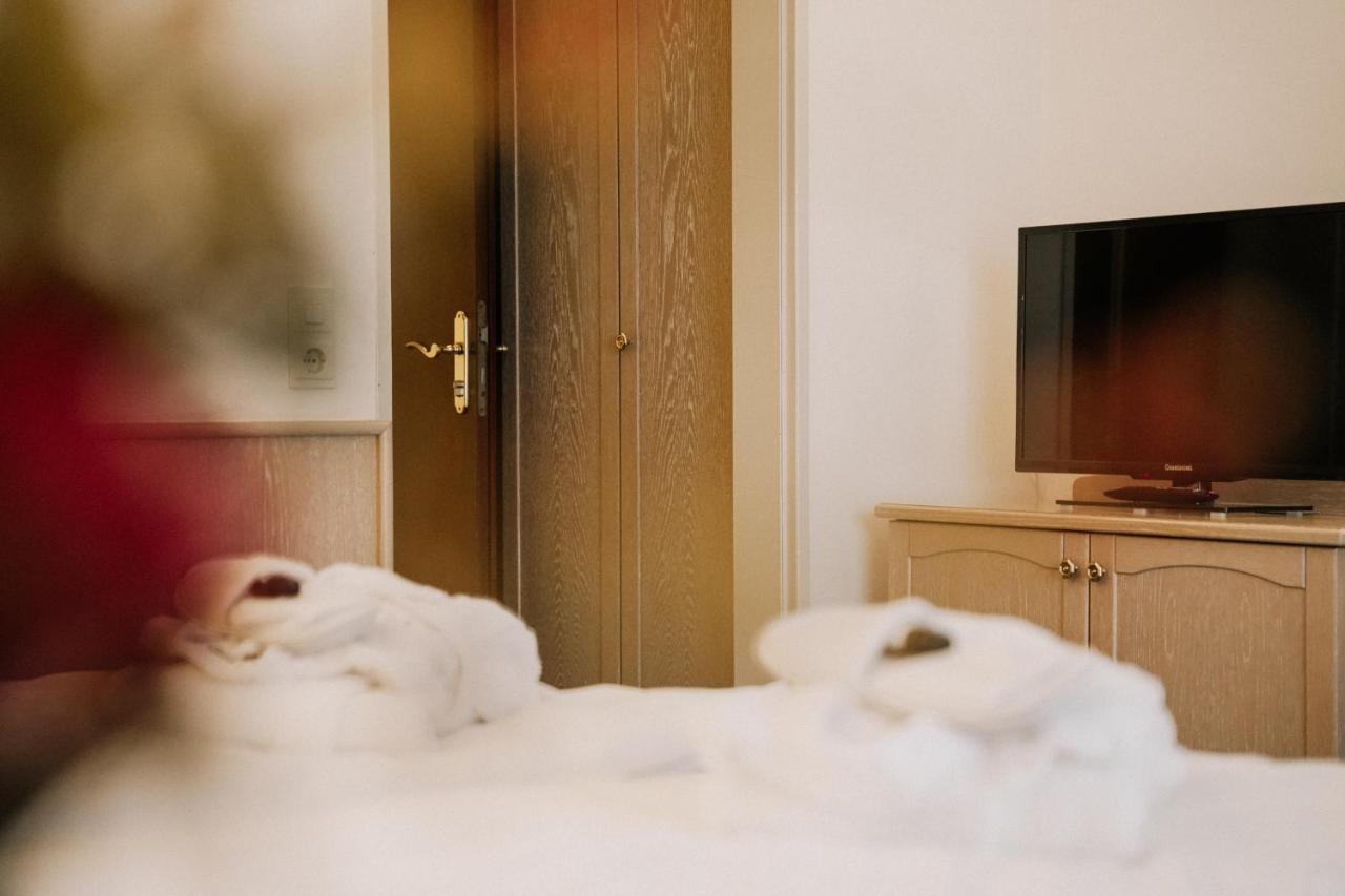 Landhotel Waldhaus Laubach  Екстер'єр фото