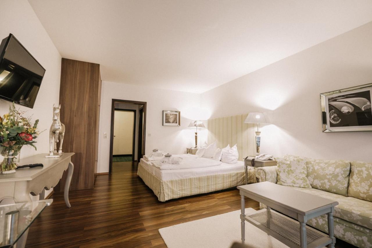 Landhotel Waldhaus Laubach  Екстер'єр фото
